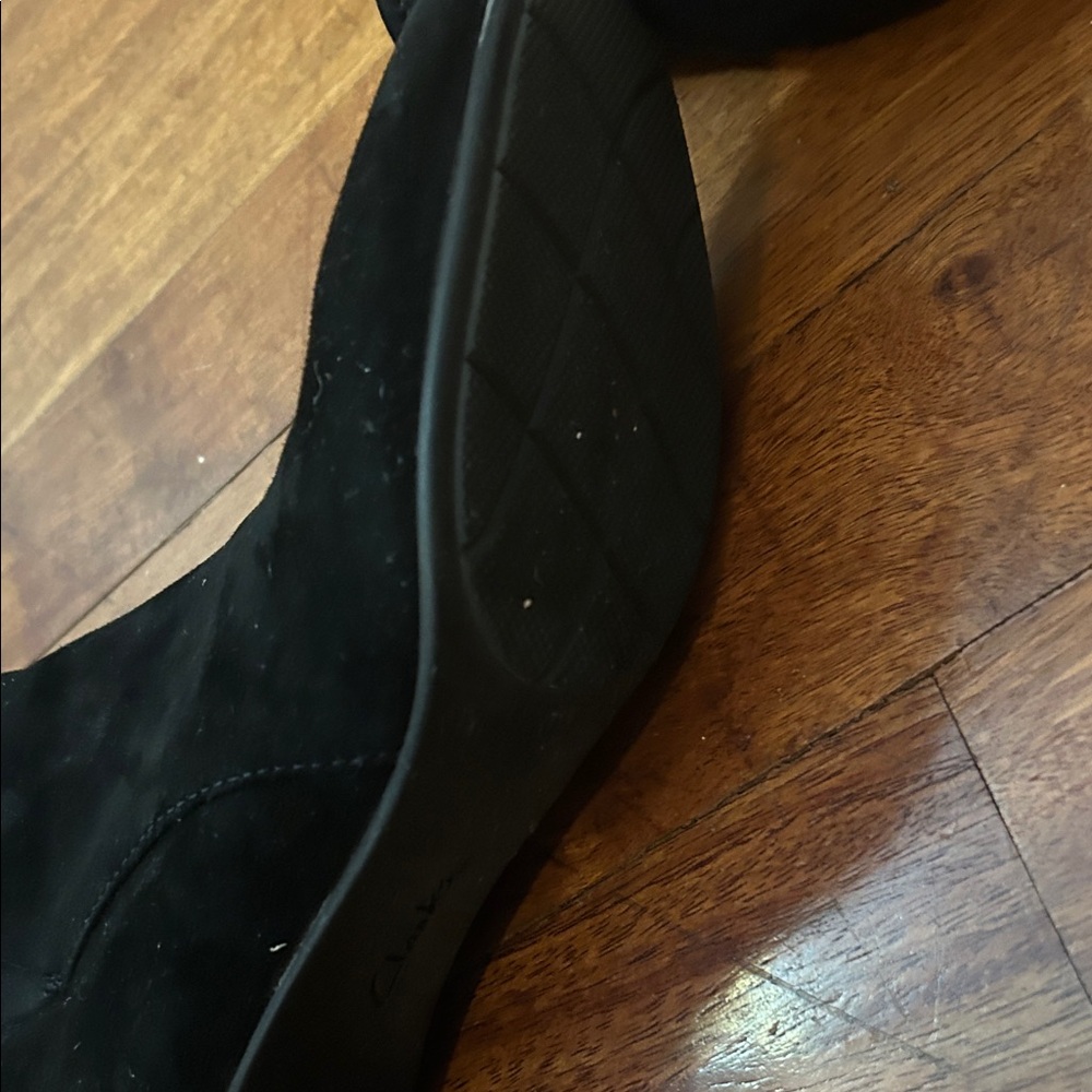 Clarks Black Suede Ankle Booties - Picture 4 of 6